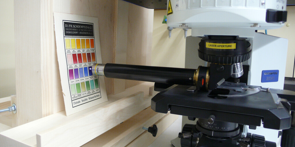 Raman-Spektroskopie an einer historischen Farbkarte